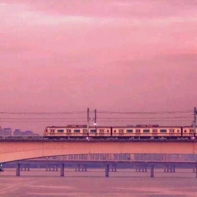 沪苏湖高铁全线铺轨完成，年底具备开通运营条件
